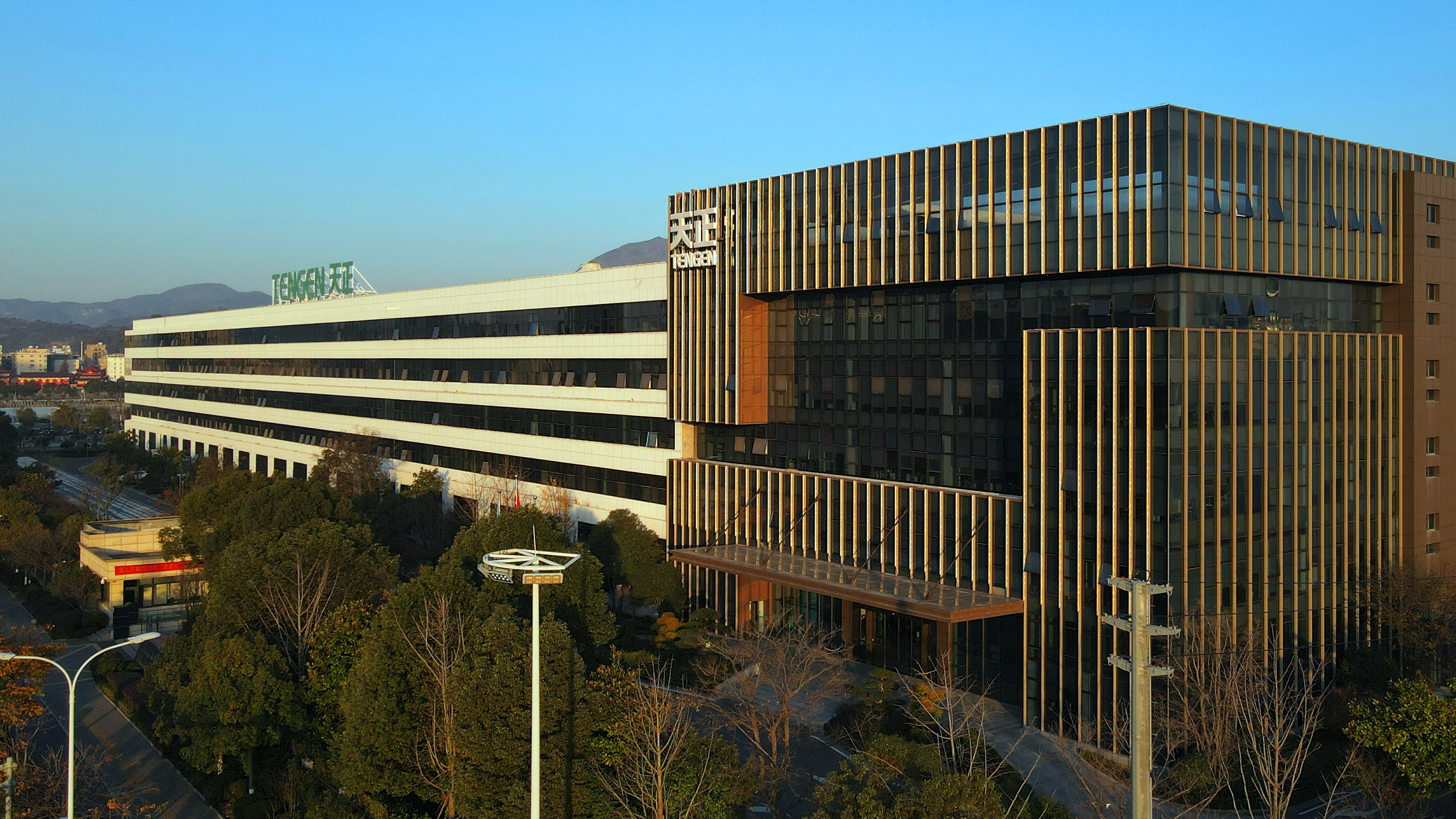 位列榜首！尊龙凯龙时官网进入网页网页版获评“最美工厂”荣誉